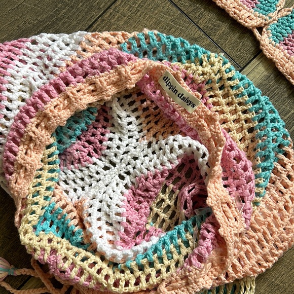 Dippin Daisy’s Rainbow Crochet Set - NWOT - Picture 9 of 10